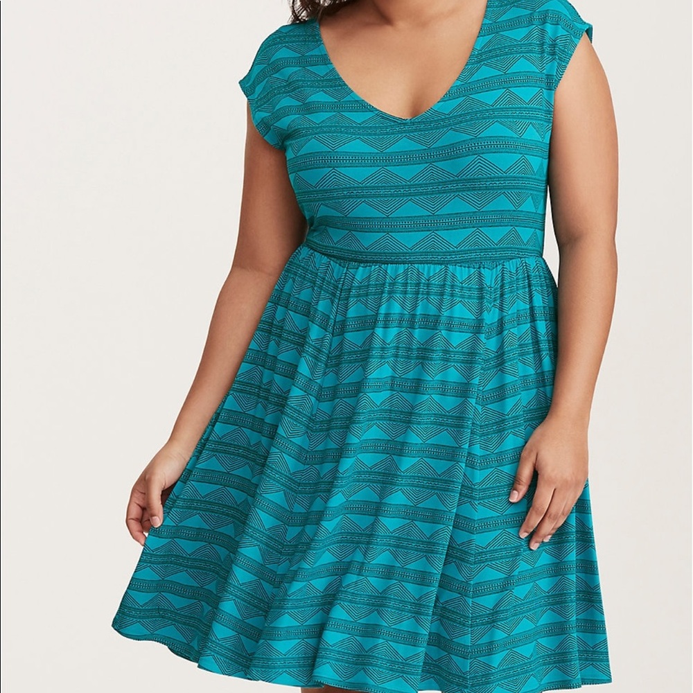Torrid Teal V Neck Geo Print Skater Dress SZ 0
